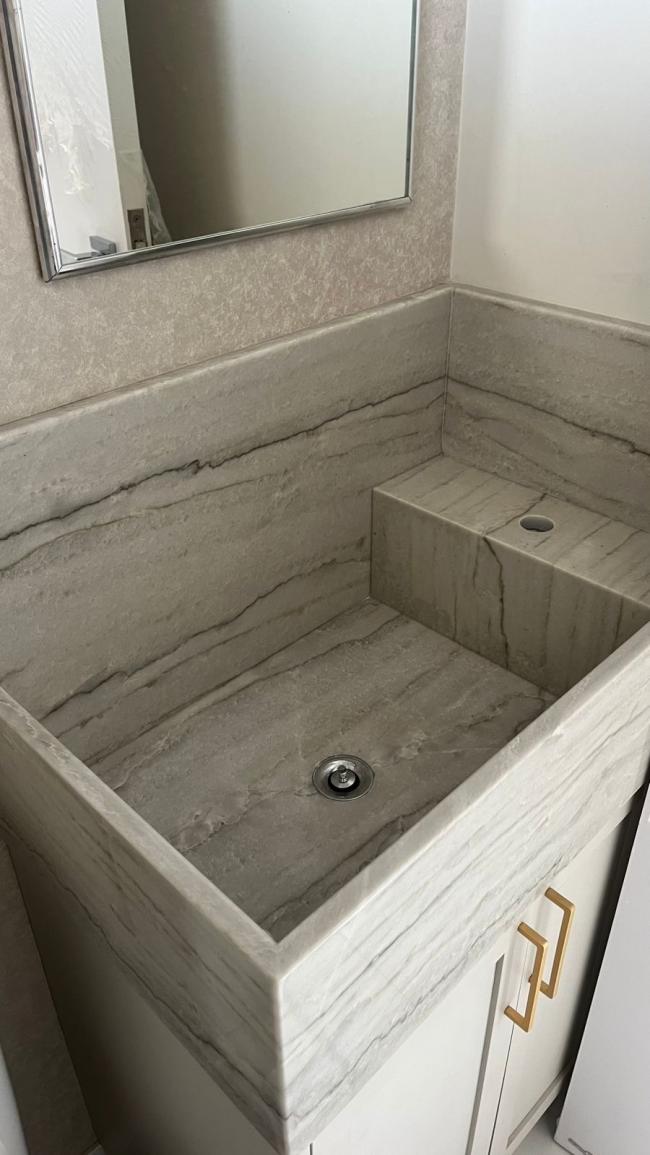 Lavat�rio em Quartzito Branco Extreme Blanc, com Cuba esculpida 